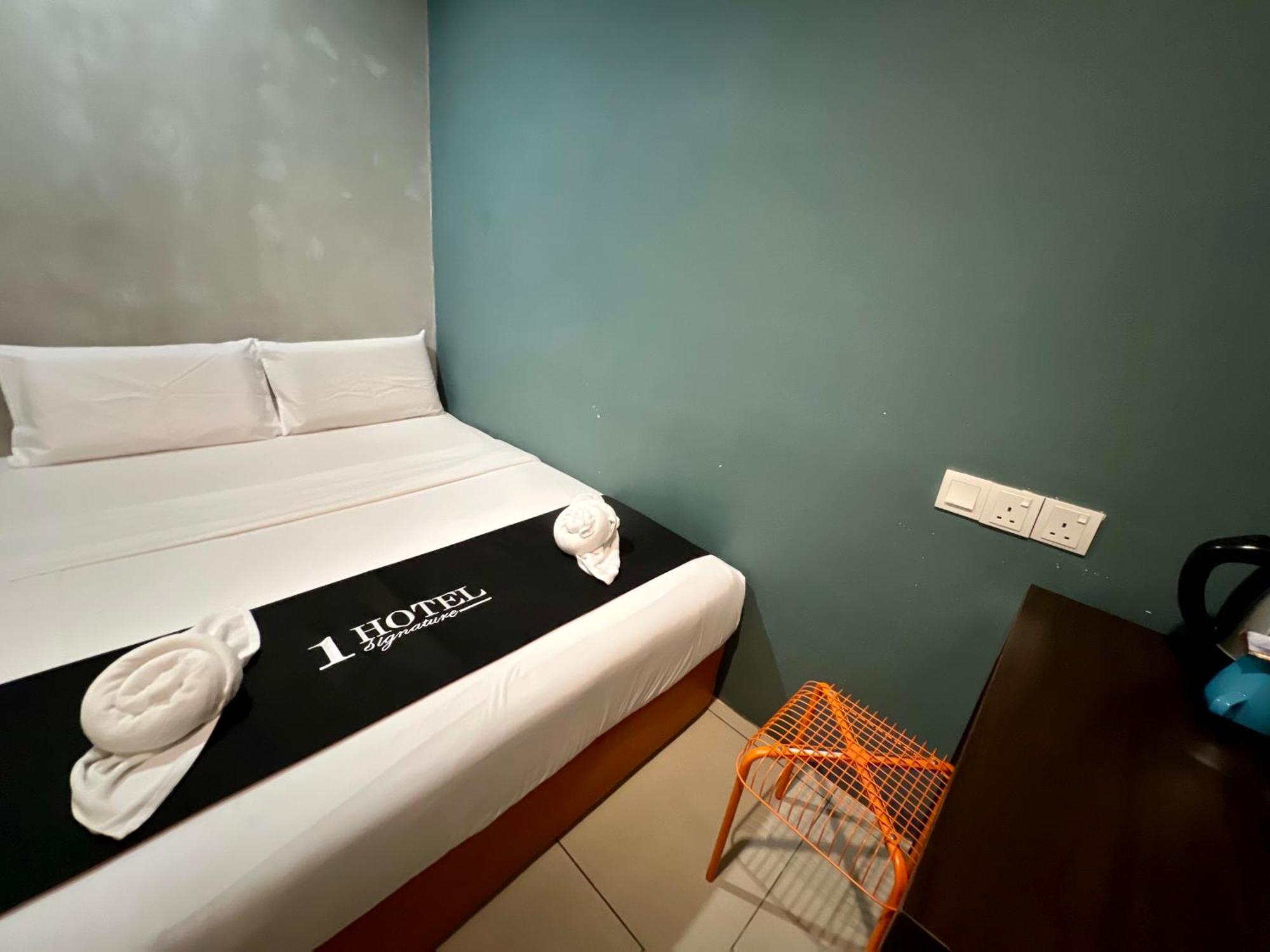 1 Hotel Taman Connaught — Photos 3