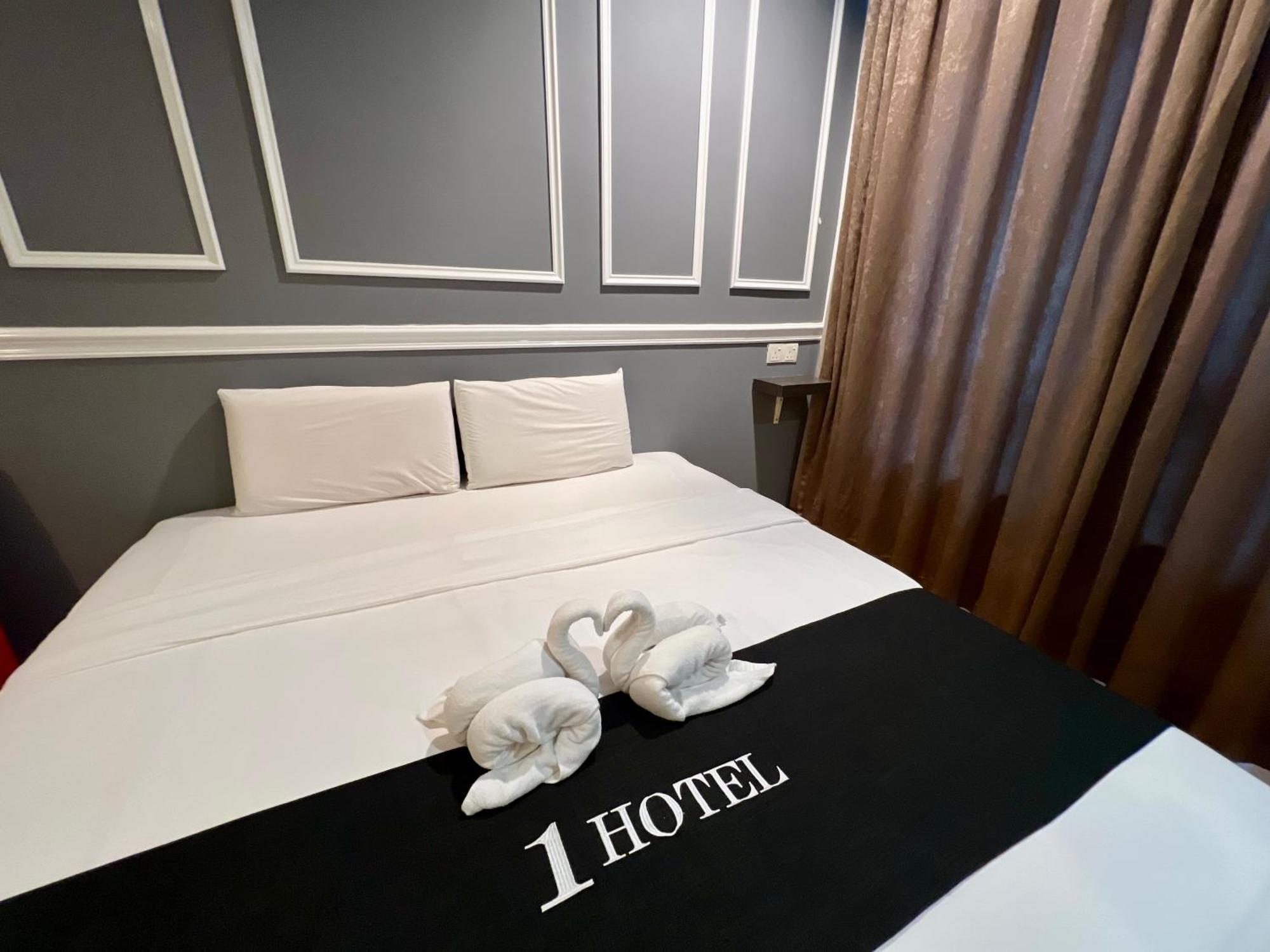 1 Hotel Taman Connaught — Photos 1